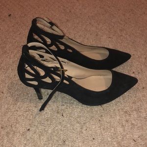 Adrienne Vittadini Black Pumps